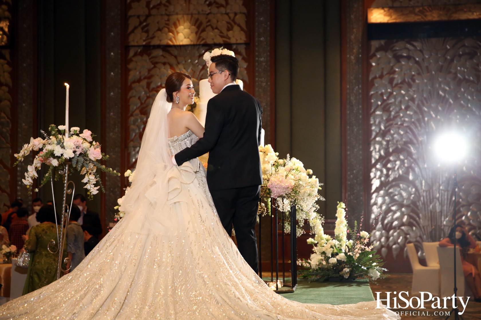 งานฉลองมงคลสมรสระหว่าง คุณชุลีกร หยั่งสายชล และ คุณอธิพัฒน์ วิเศษณัฐ