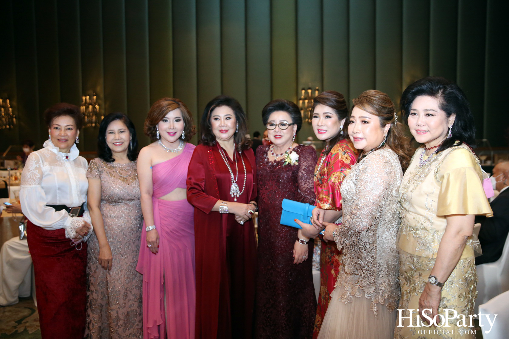 งานฉลองมงคลสมรสระหว่าง คุณชุลีกร หยั่งสายชล และ คุณอธิพัฒน์ วิเศษณัฐ