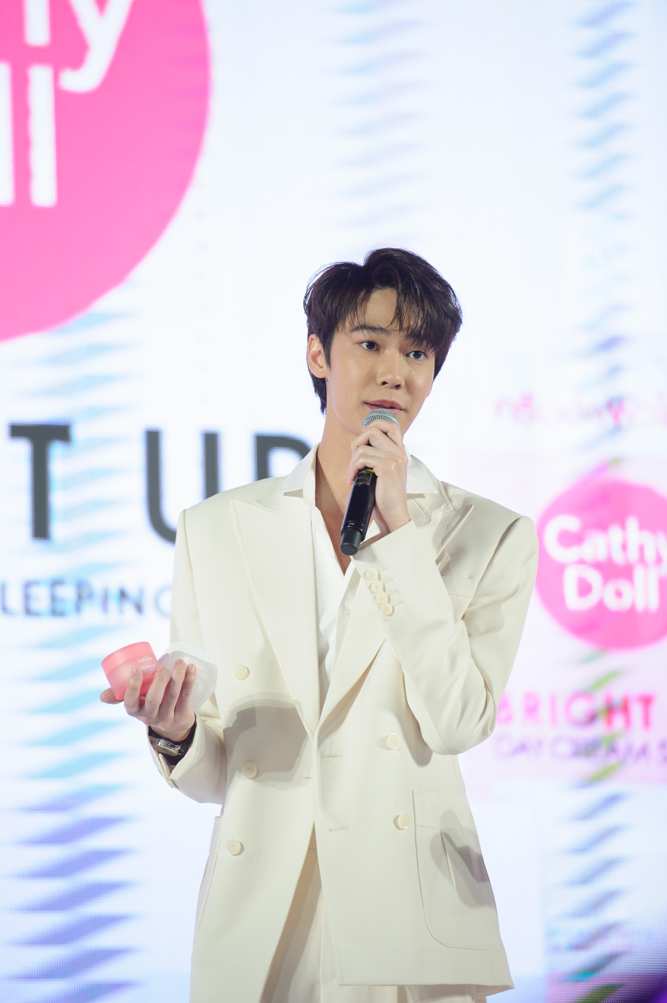 ‘Cathy Doll Grand Launch 2022’ งานฉลองครบรอบ 10 ปี Karmart พร้อมเปิดตัว 8 พรีเซนเตอร์สุดฮอต