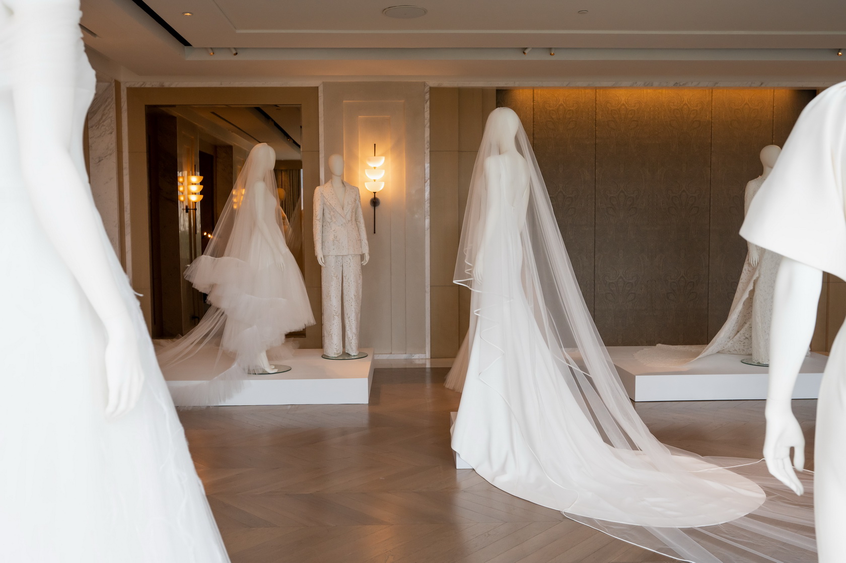 งานเปิดตัวคอลเลกชั่น WHITE Asava 2022 Collection