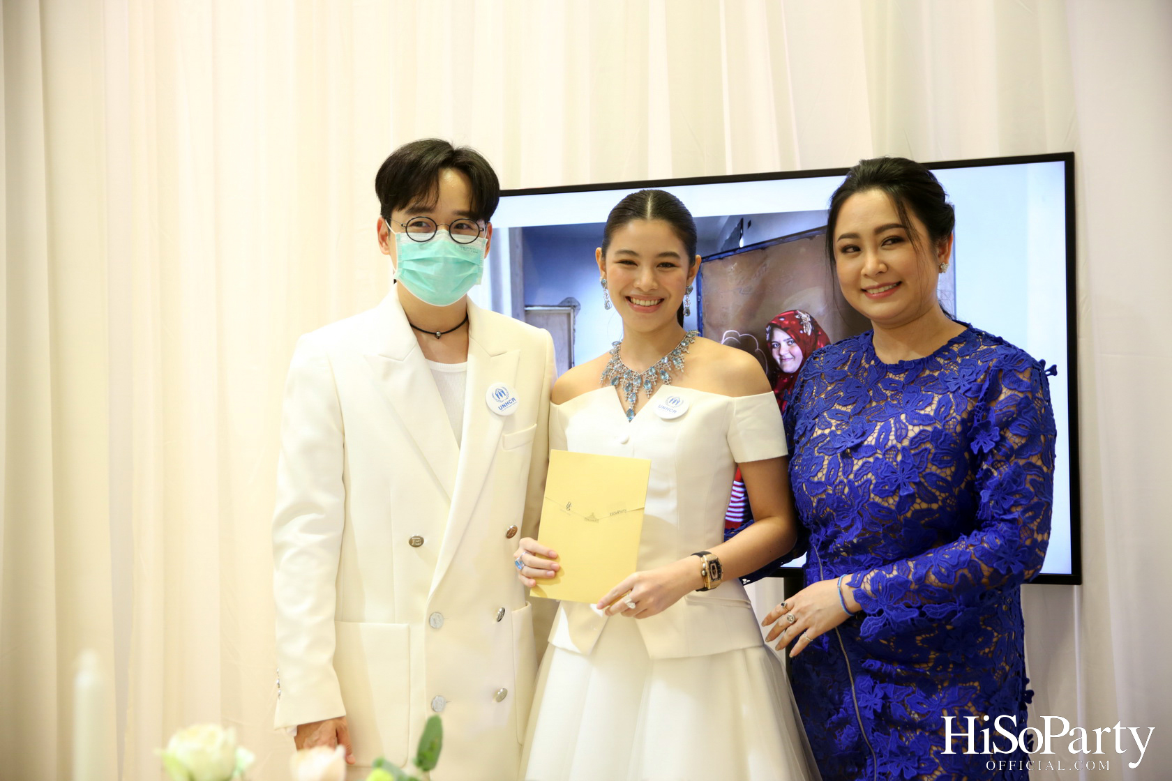 Leading Women Lunch to Help Refugees