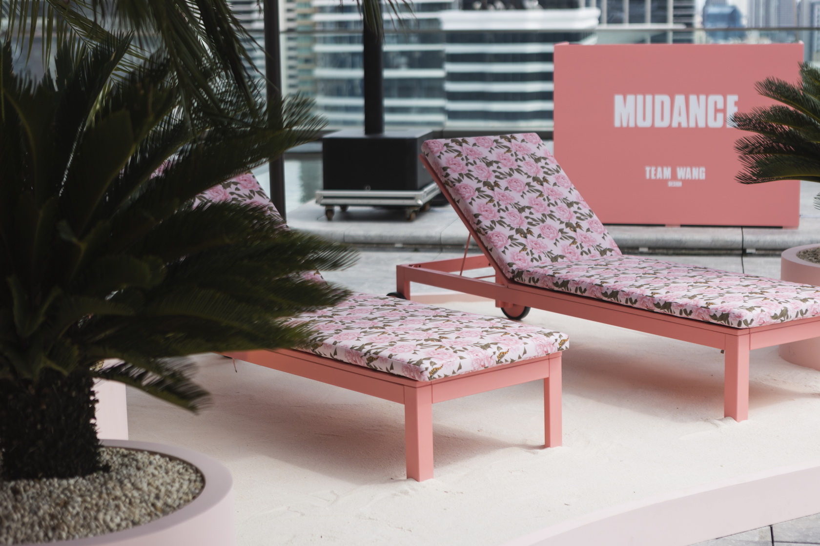 TEAM WANG design จัดซัมเมอร์ปาร์ตี้ ‘MUDANCE’ ครั้งแรกในกรุงเทพฯ เปิดตัวคอลเลกชั่น ‘SPARKLES –MUDANCE’