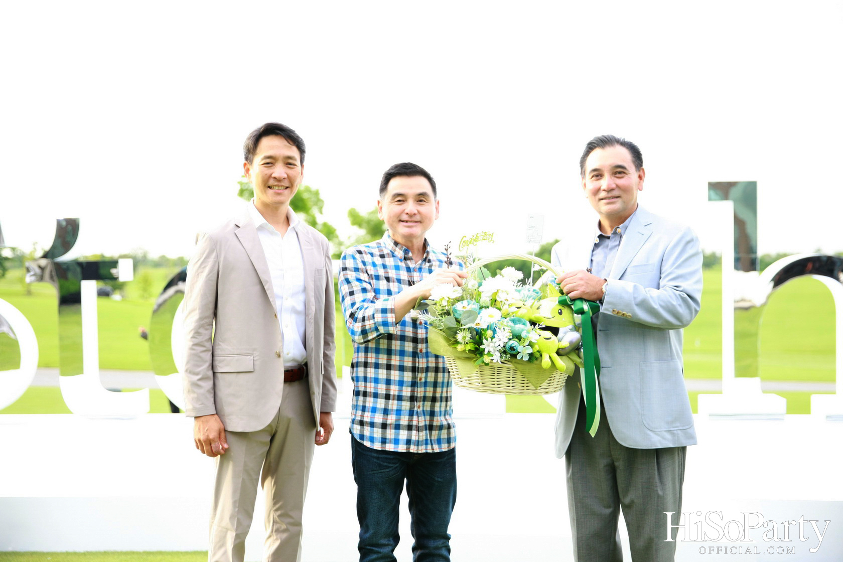 งาน Grand Opening ‘Stonehill’ สุดยอดสนามกอล์ฟที่เต็มไปด้วยจิตวิญญาณของผู้ก่อตั้ง สารัชถ์ รัตนาวะดี และ สาริศ รัตนาวะดี และผู้มาเยือน