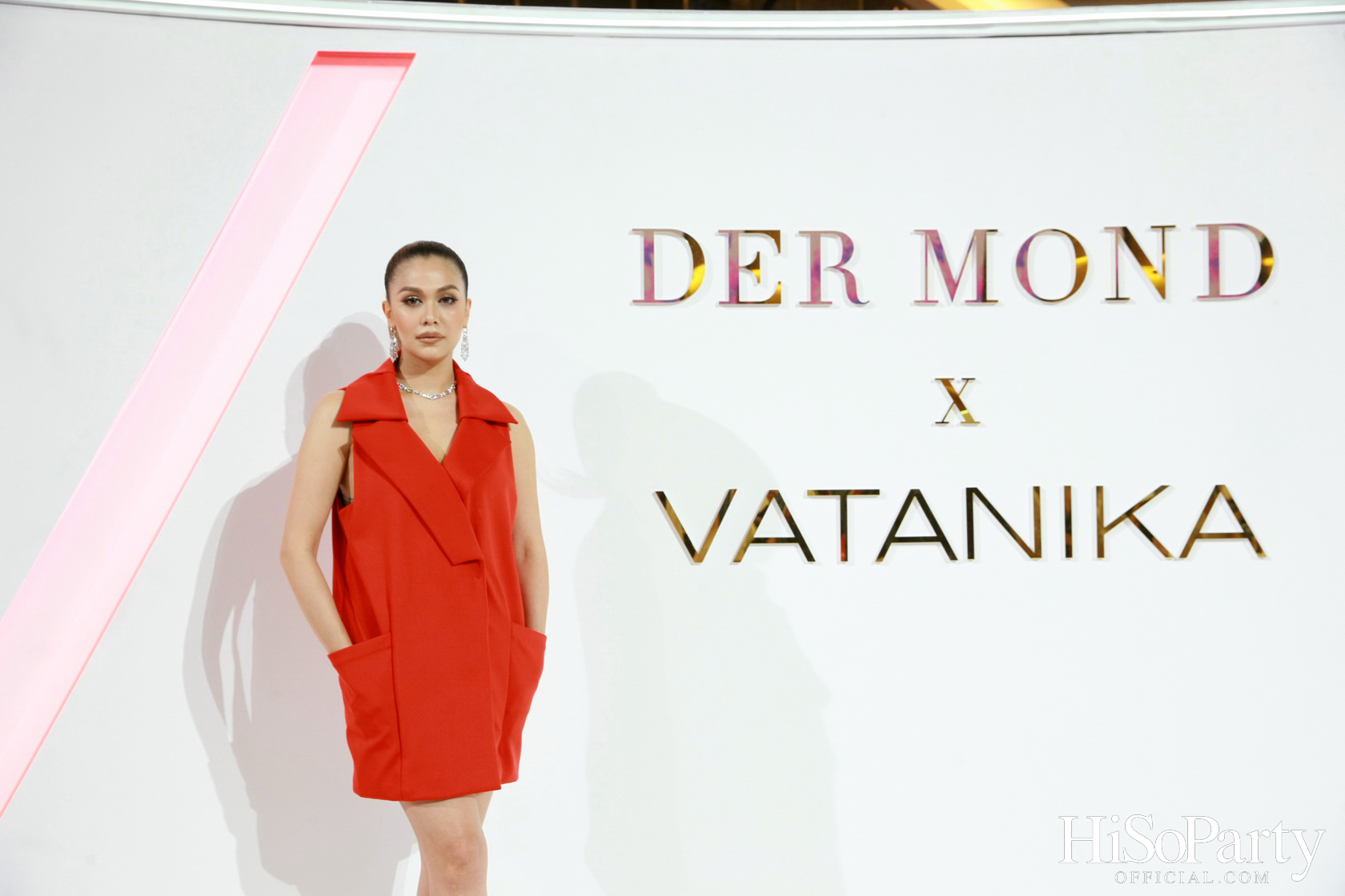  DER MOND × VATANIKA