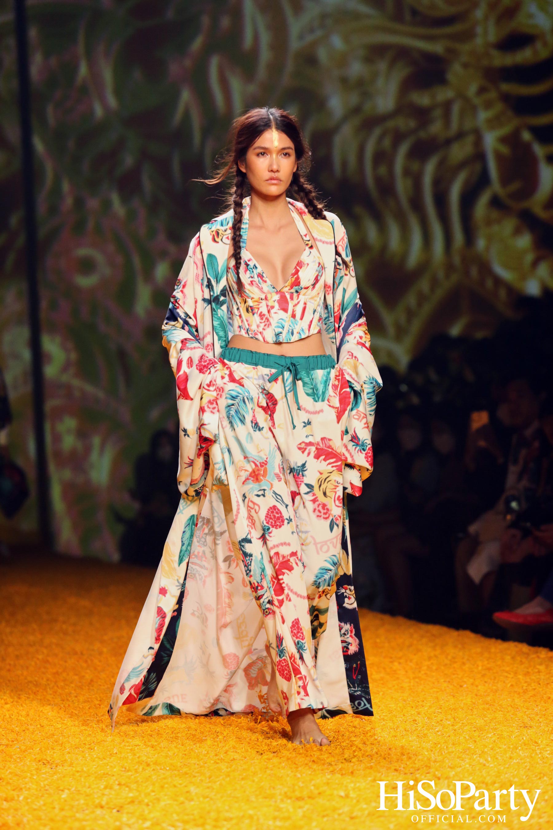 ISSUE presented by TAT @Siam Paragon Bangkok International Fashion Week 2022 (BIFW2022)