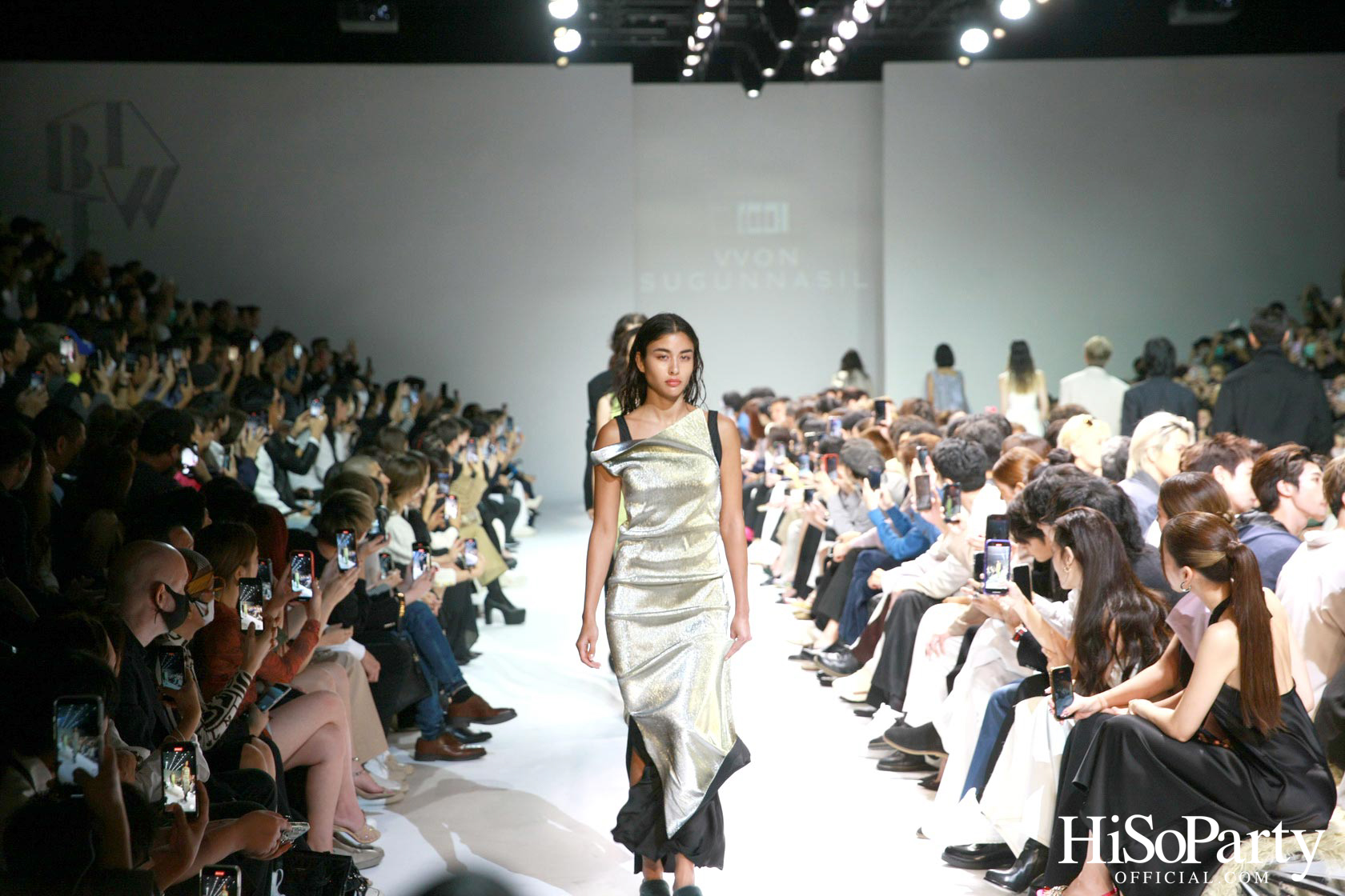 VVON SUGUNNASIL @Siam Paragon Bangkok International Fashion Week 2022 (BIFW2022)