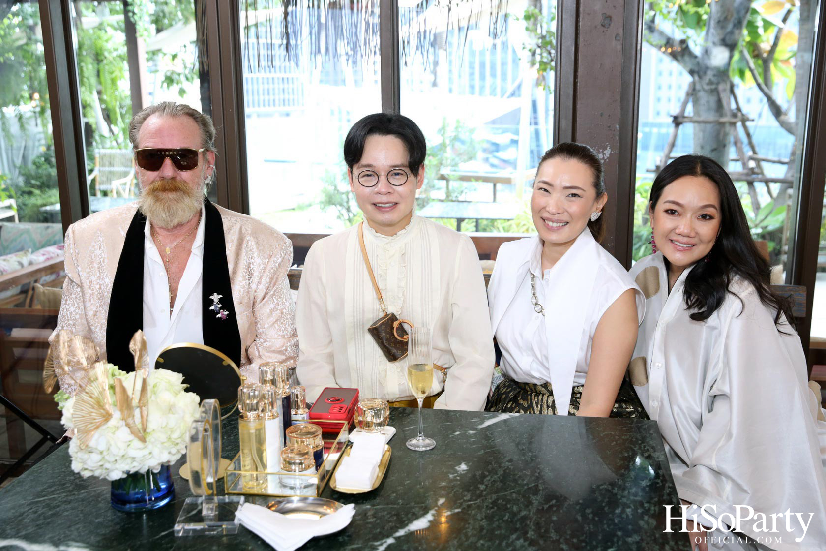 HiSoParty Magazine X Clé de Peau Beauté