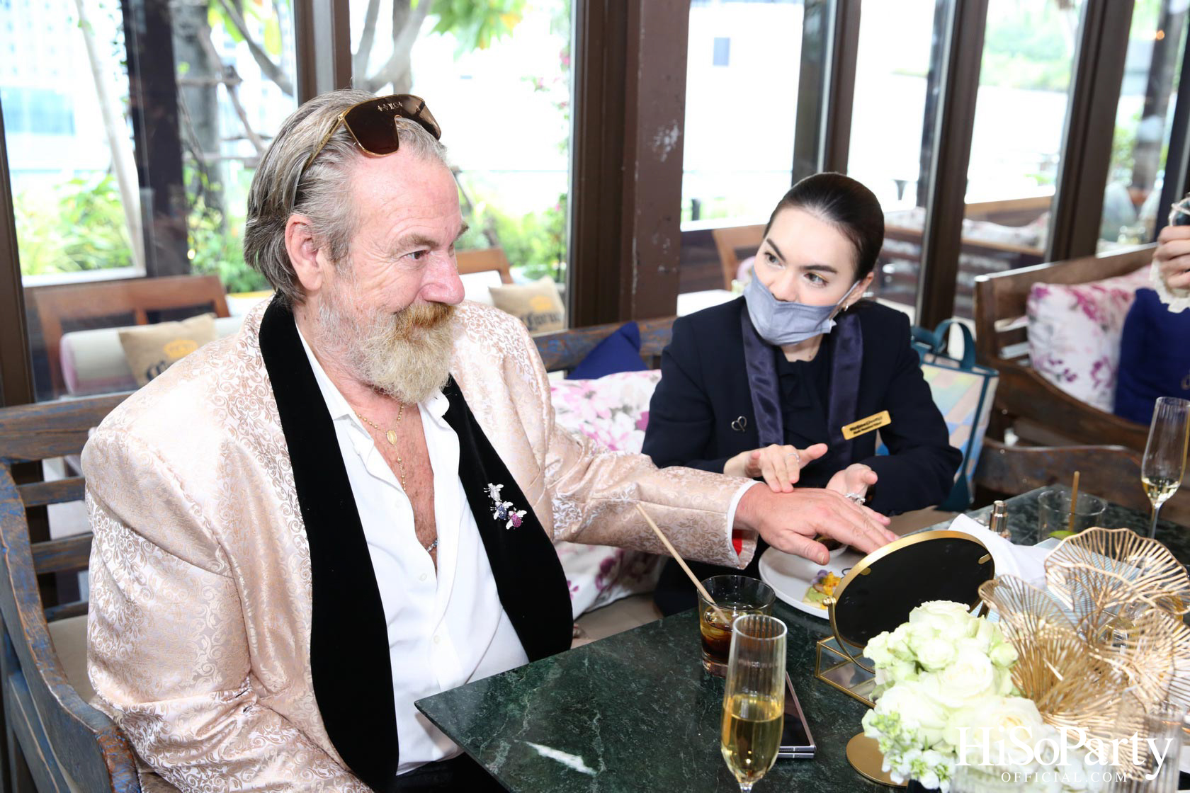 HiSoParty Magazine X Clé de Peau Beauté