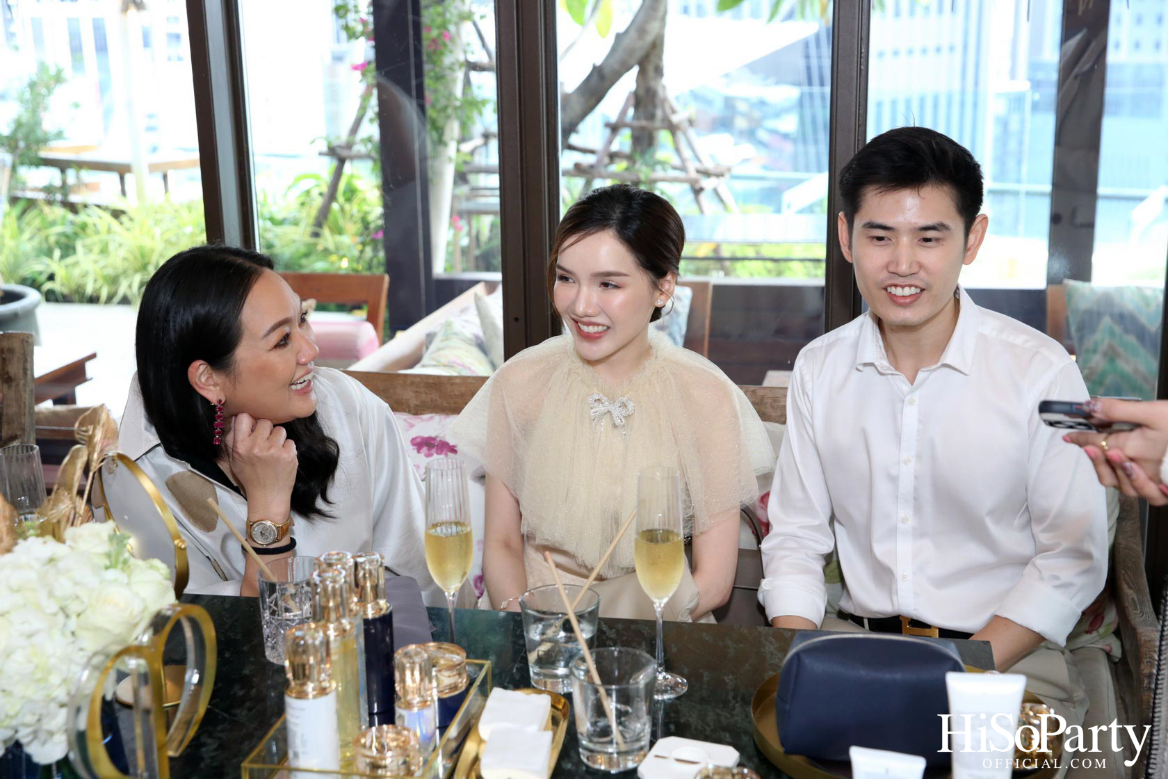 HiSoParty Magazine X Clé de Peau Beauté