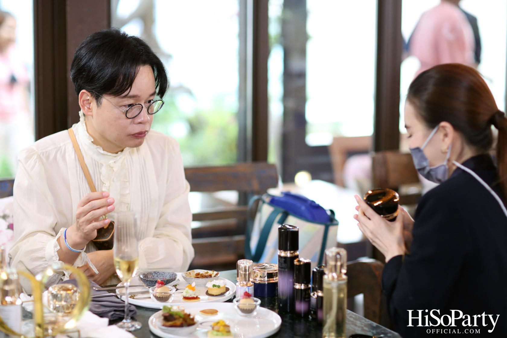 HiSoParty Magazine X Clé de Peau Beauté