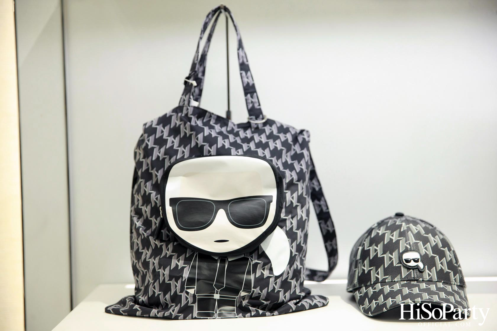 KARL LAGERFELD จัดงานเปิดตัวคอลเลกชั่น CARA LOVES KARL