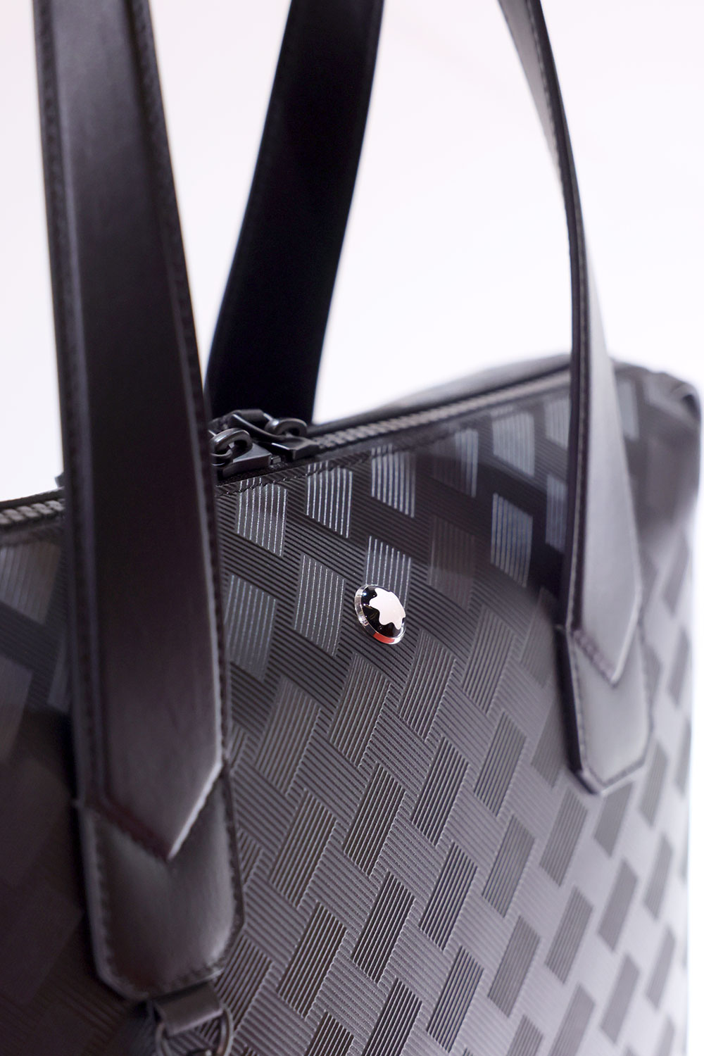 Montblanc เปิดตัวป๊อปอัพสโตร์ เฉลิมฉลองแคมเปญ On The Move