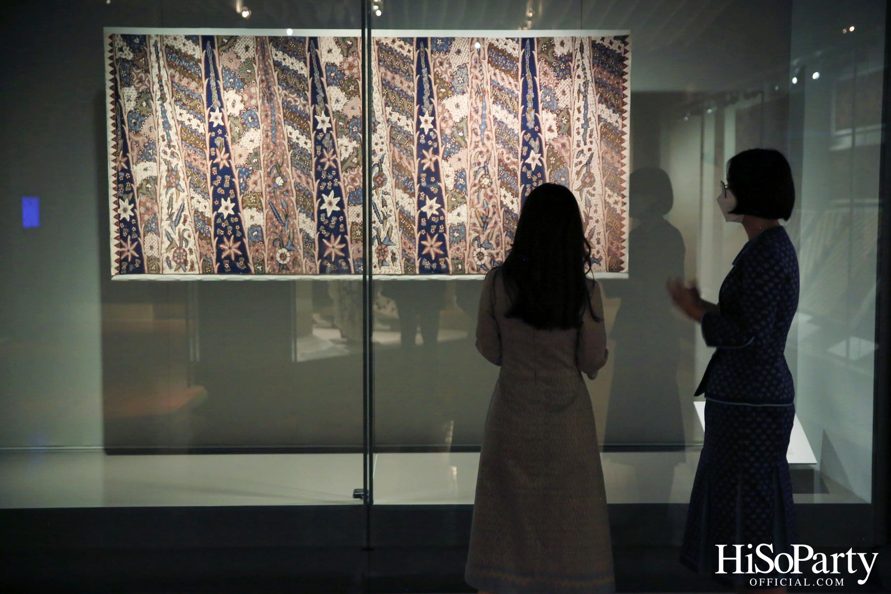 พิพิธภัณฑ์ผ้าฯ จัดนิทรรศการ ‘สิริราชพัสตราบรมราชินีนาถ’ เฉลิมพระเกียรติ ๙๐ พรรษา สมเด็จพระบรมราชชนนีพันปีหลวง เปิดให้เข้าชม ๒๓ พ.ย.เป็นต้นไป