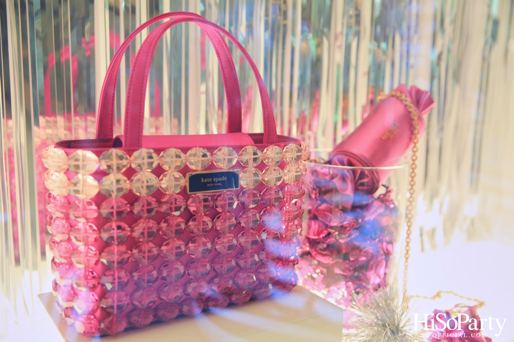 เปิดตัว kate spade New York holiday 2022 ‘Let’s Have a Ball’