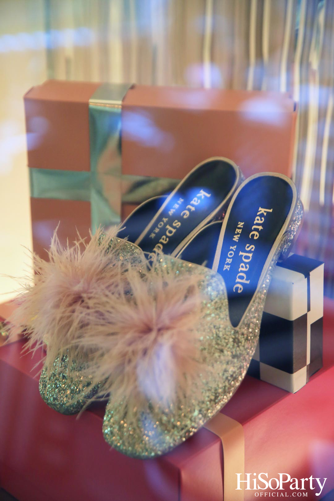 เปิดตัว kate spade New York holiday 2022 ‘Let’s Have a Ball’