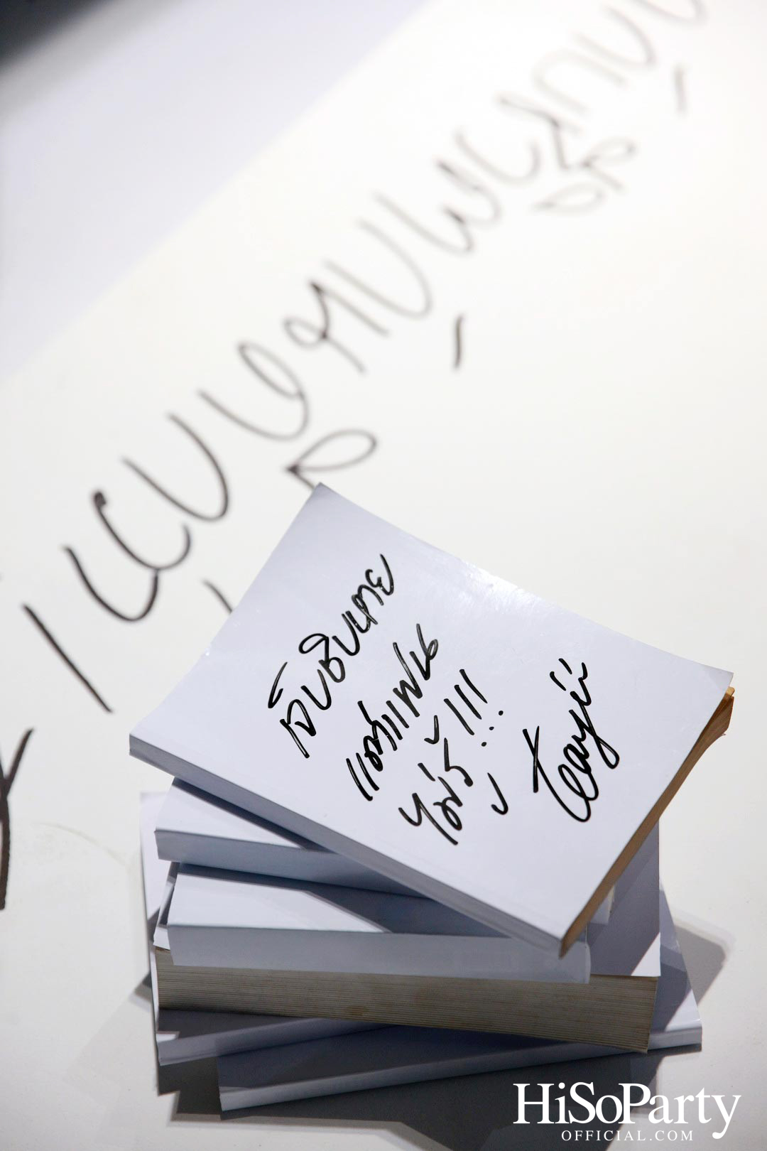 EMFashionicon X Teayiiartworks Exhibition: A Heart To Be Heard