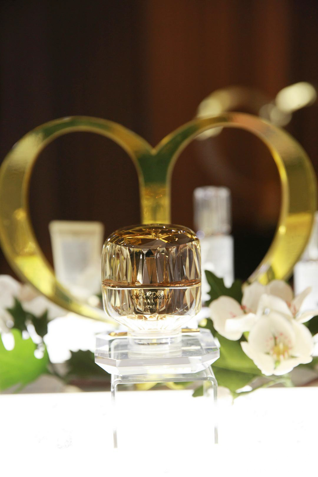 MULTI LEVEL BRIGHTENING BY CLÉ DE PEAU BEAUTÉ