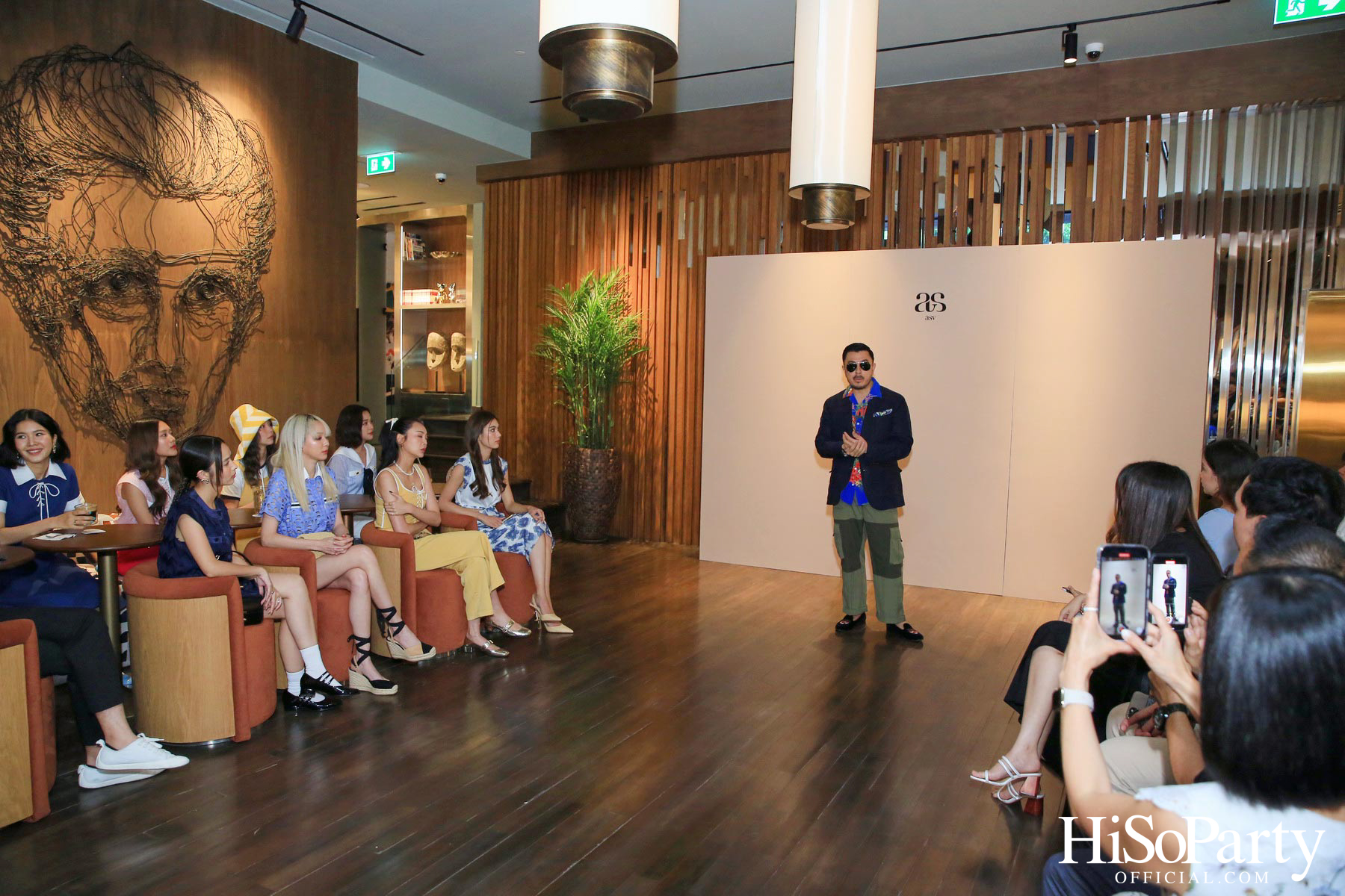 asv Spring/Summer 2023 Collection Trunk Show ‘Postcard from the Seaside’