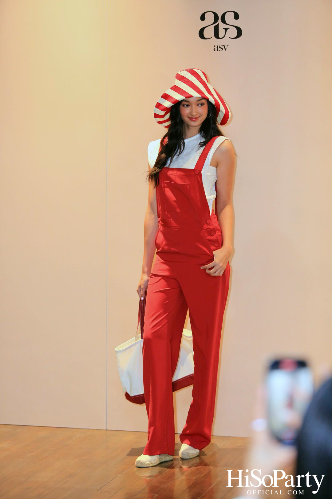 asv Spring/Summer 2023 Collection Trunk Show ‘Postcard from the Seaside’
