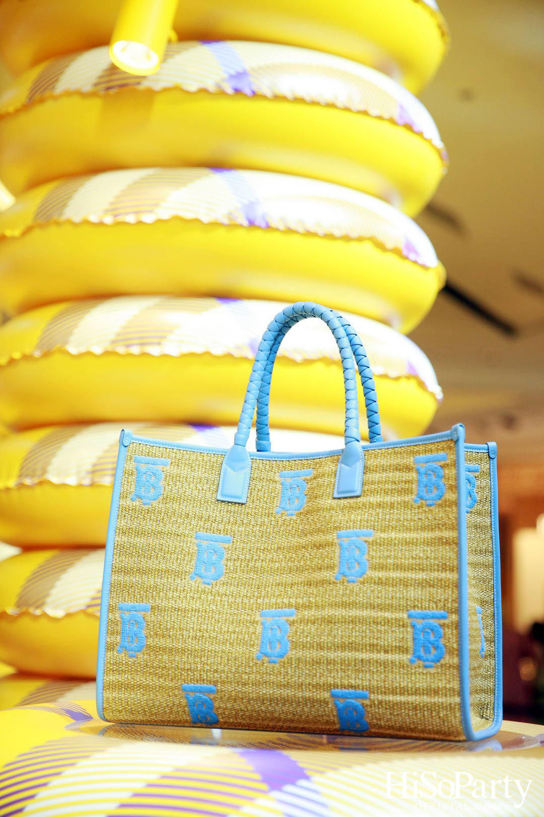 A BURBERRY SUMMER POP-UP