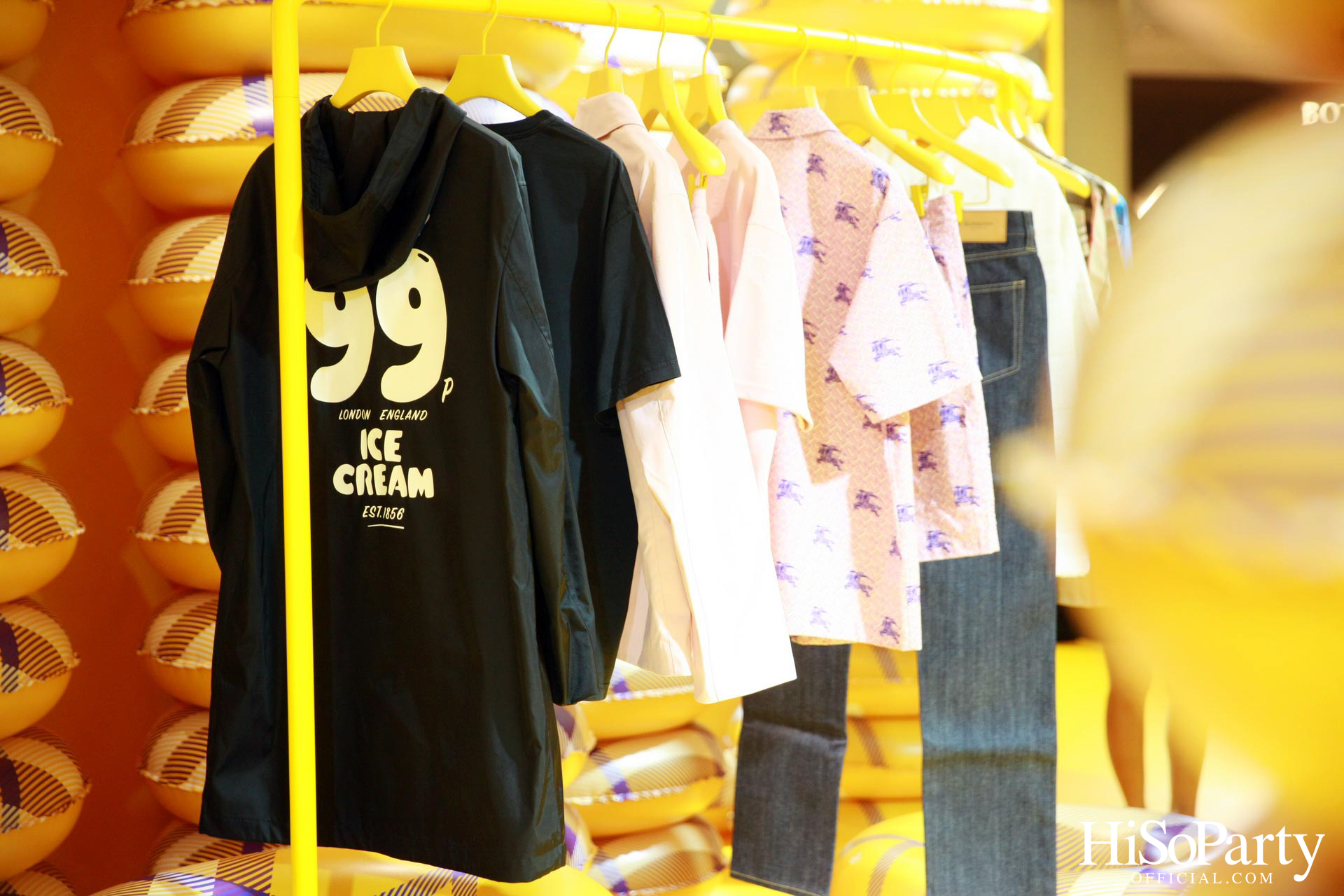 A BURBERRY SUMMER POP-UP