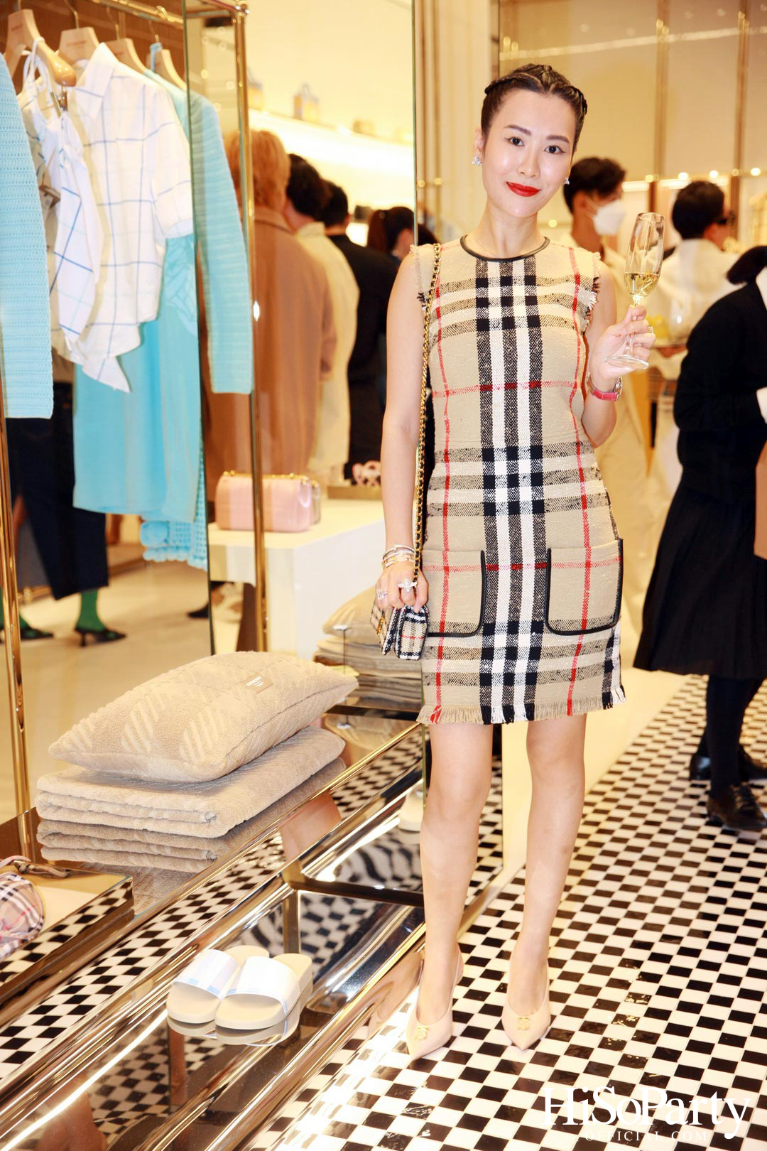 A BURBERRY SUMMER POP-UP