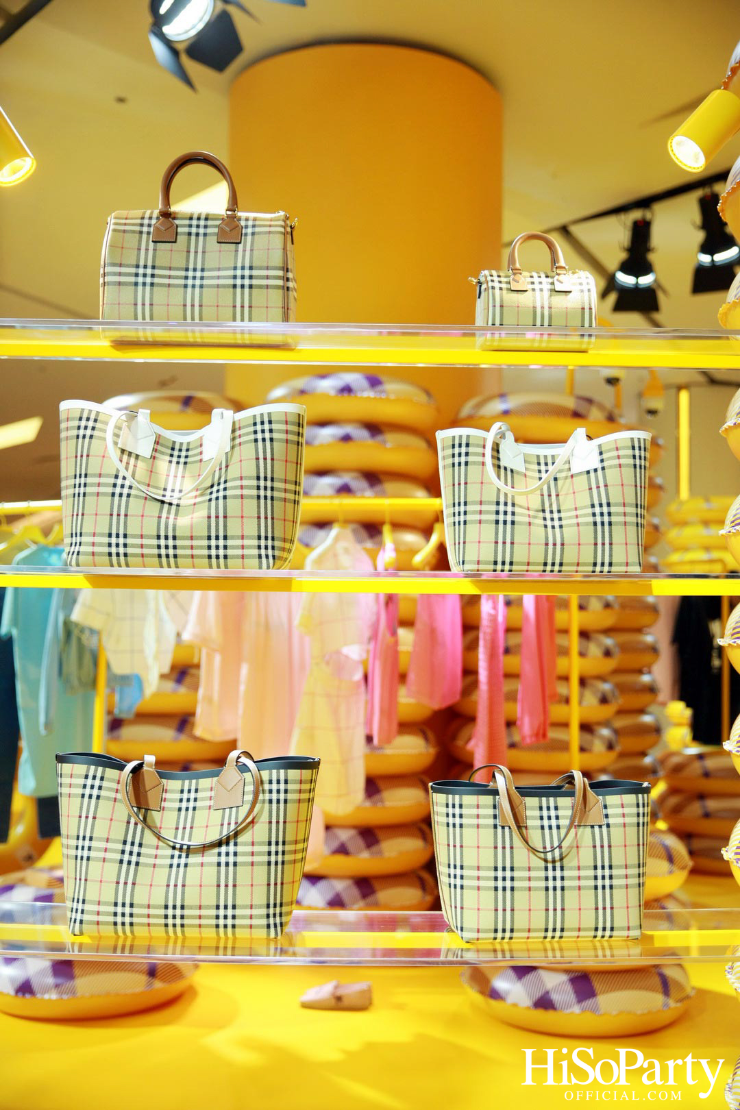 A BURBERRY SUMMER POP-UP