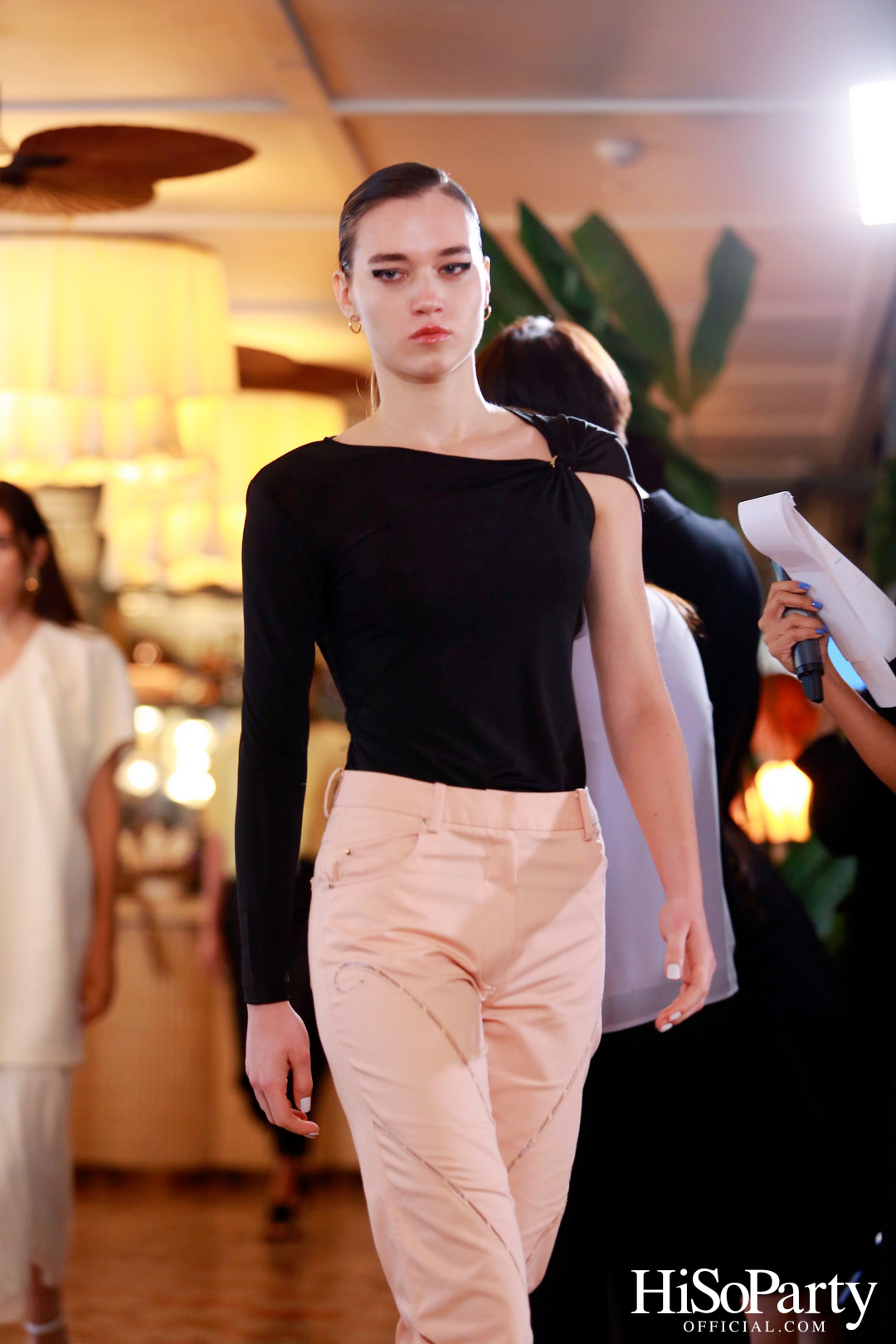 ARCHIVE026 จัดงานเปิดตัวคอลเลกชั่น PRE FALL 2023 ‘DARKNESS IN THE DAWN’  