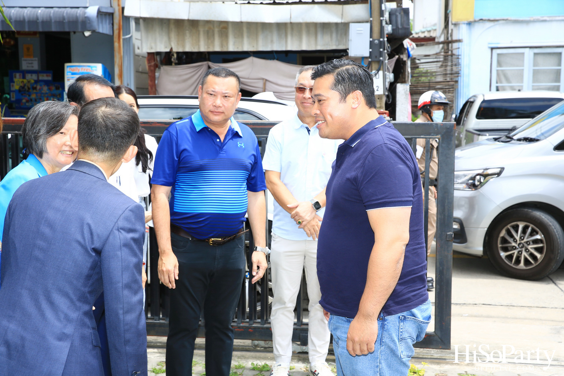 ท่านอ้น วัชเรศร วิวัชรวงศ์ เยี่ยมเด็กๆ มูลนิธิเด็กอ่อนในสลัมฯ