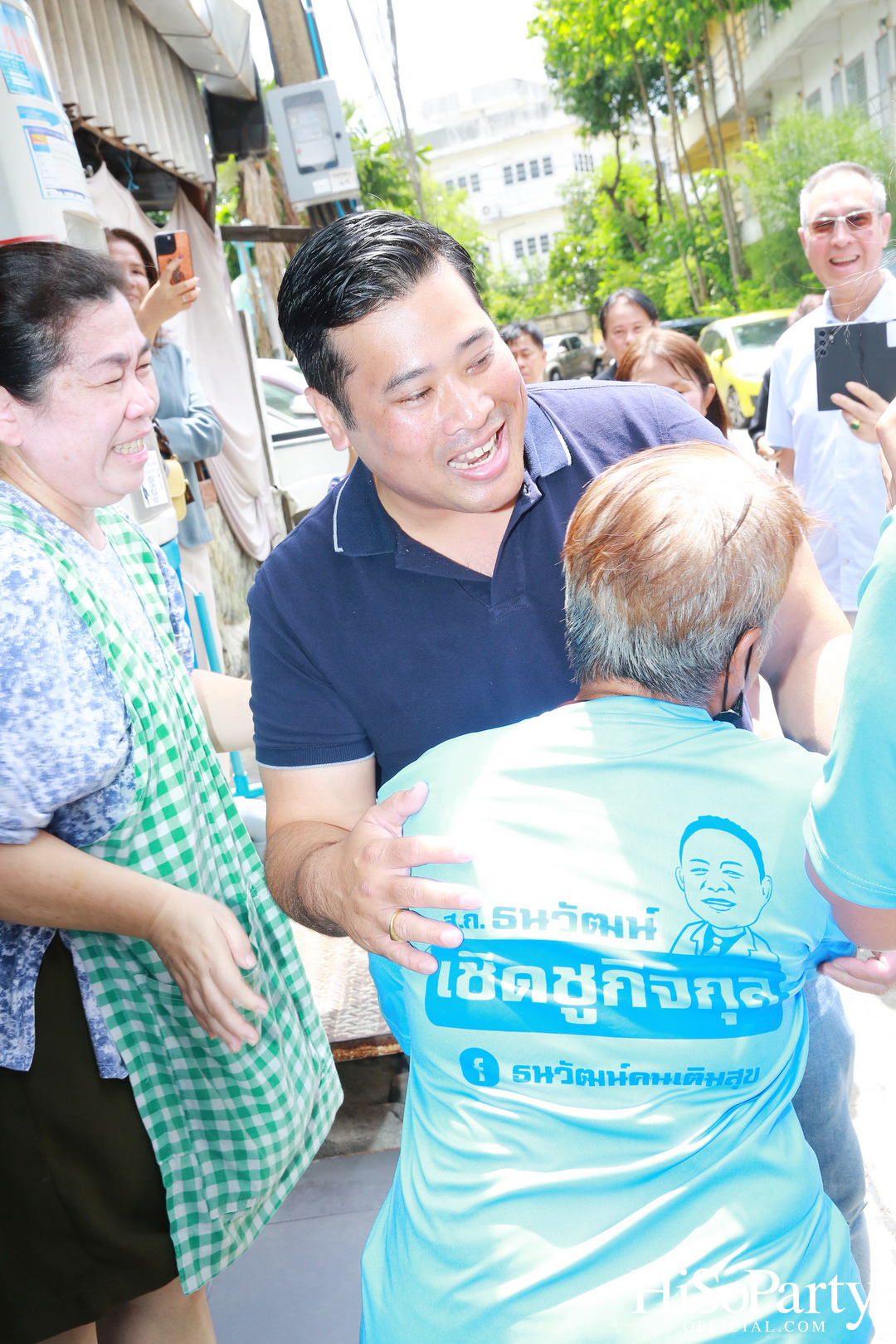 ท่านอ้น วัชเรศร วิวัชรวงศ์ เยี่ยมเด็กๆ มูลนิธิเด็กอ่อนในสลัมฯ