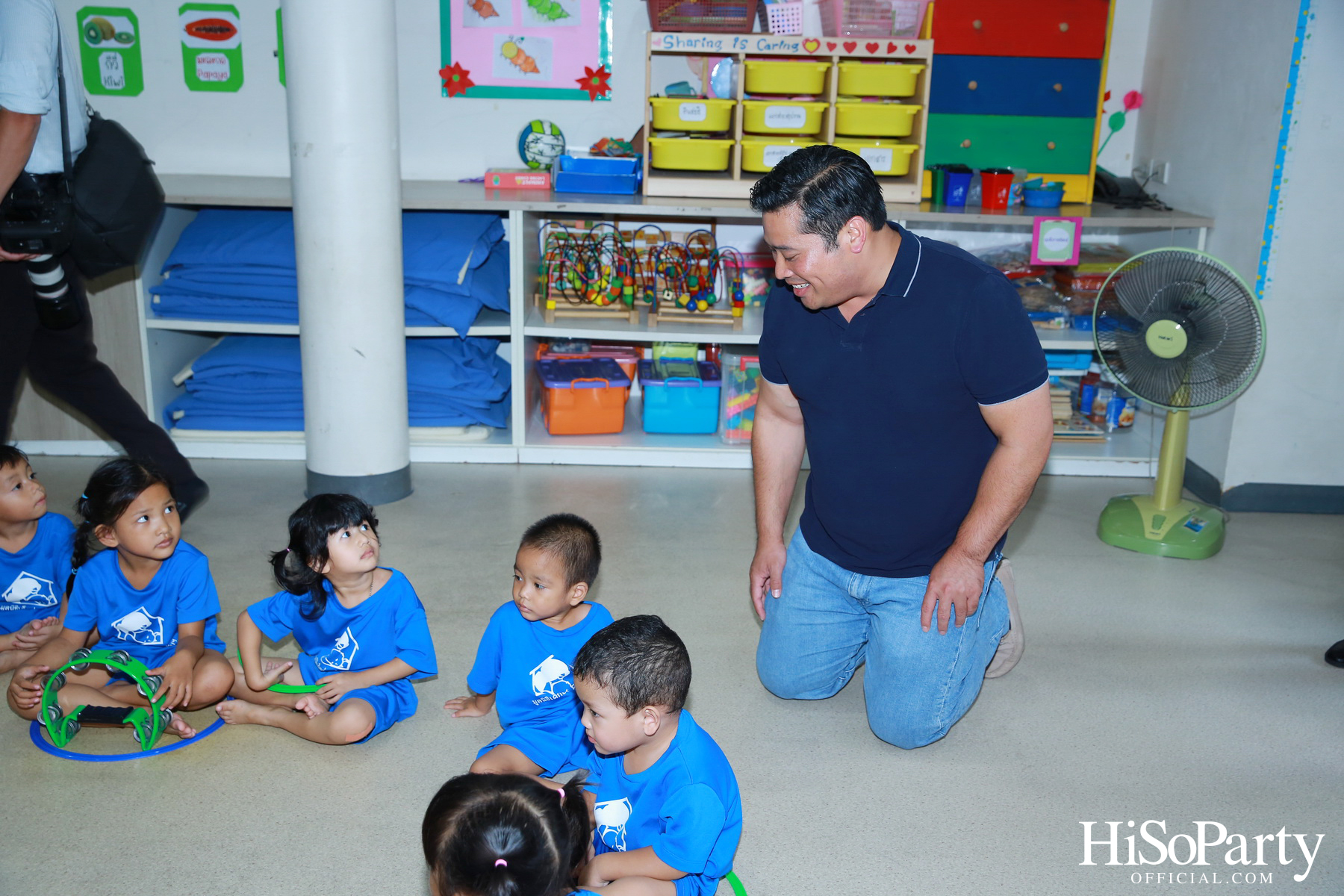 ท่านอ้น วัชเรศร วิวัชรวงศ์ เยี่ยมเด็กๆ มูลนิธิเด็กอ่อนในสลัมฯ