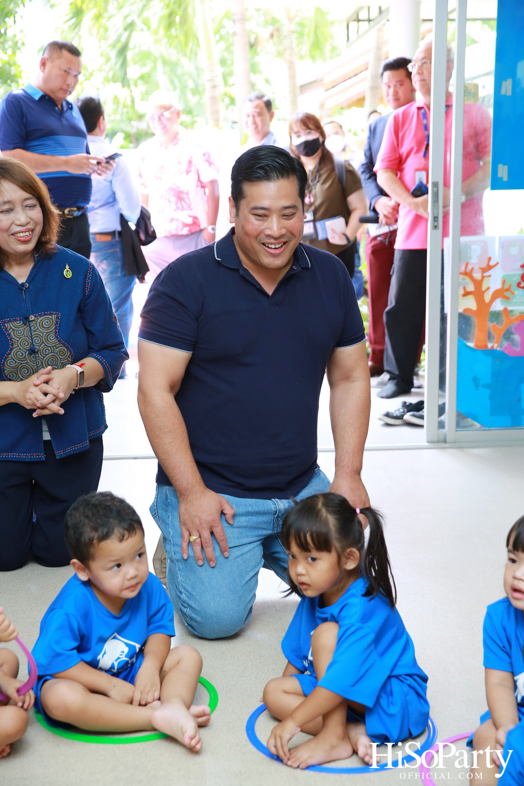 ท่านอ้น วัชเรศร วิวัชรวงศ์ เยี่ยมเด็กๆ มูลนิธิเด็กอ่อนในสลัมฯ