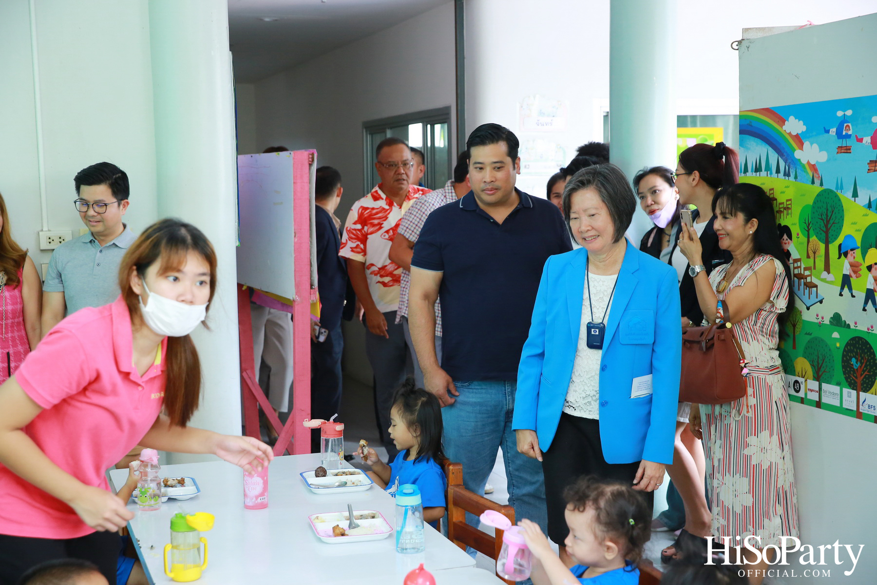 ท่านอ้น วัชเรศร วิวัชรวงศ์ เยี่ยมเด็กๆ มูลนิธิเด็กอ่อนในสลัมฯ