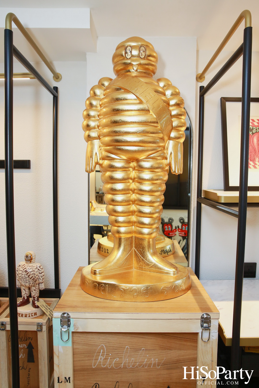 Club 21 x WISHULADA ในงาน Urban Collectibles 2023 by Mango Art Festival x Public House