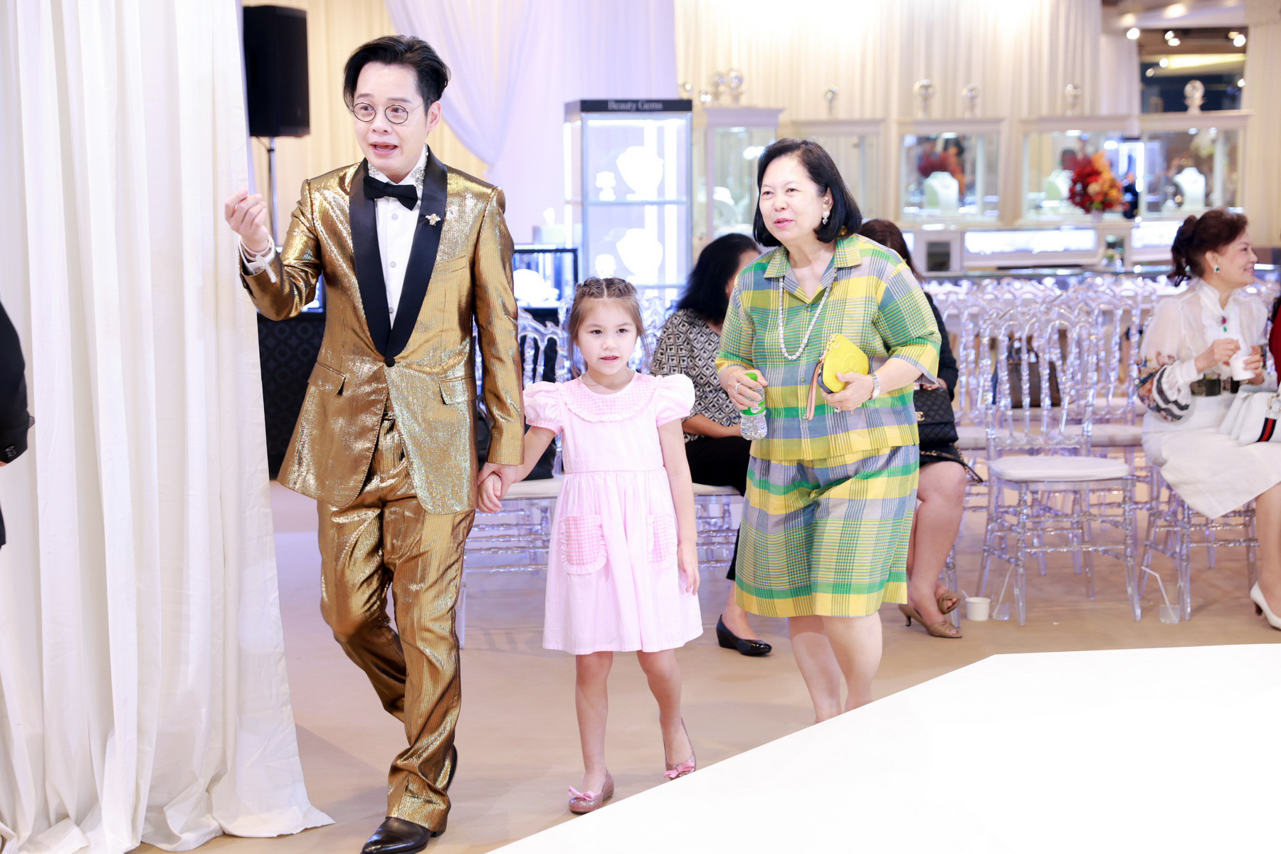 BEAUTY GEMS ‘THE MISSING PIECE’