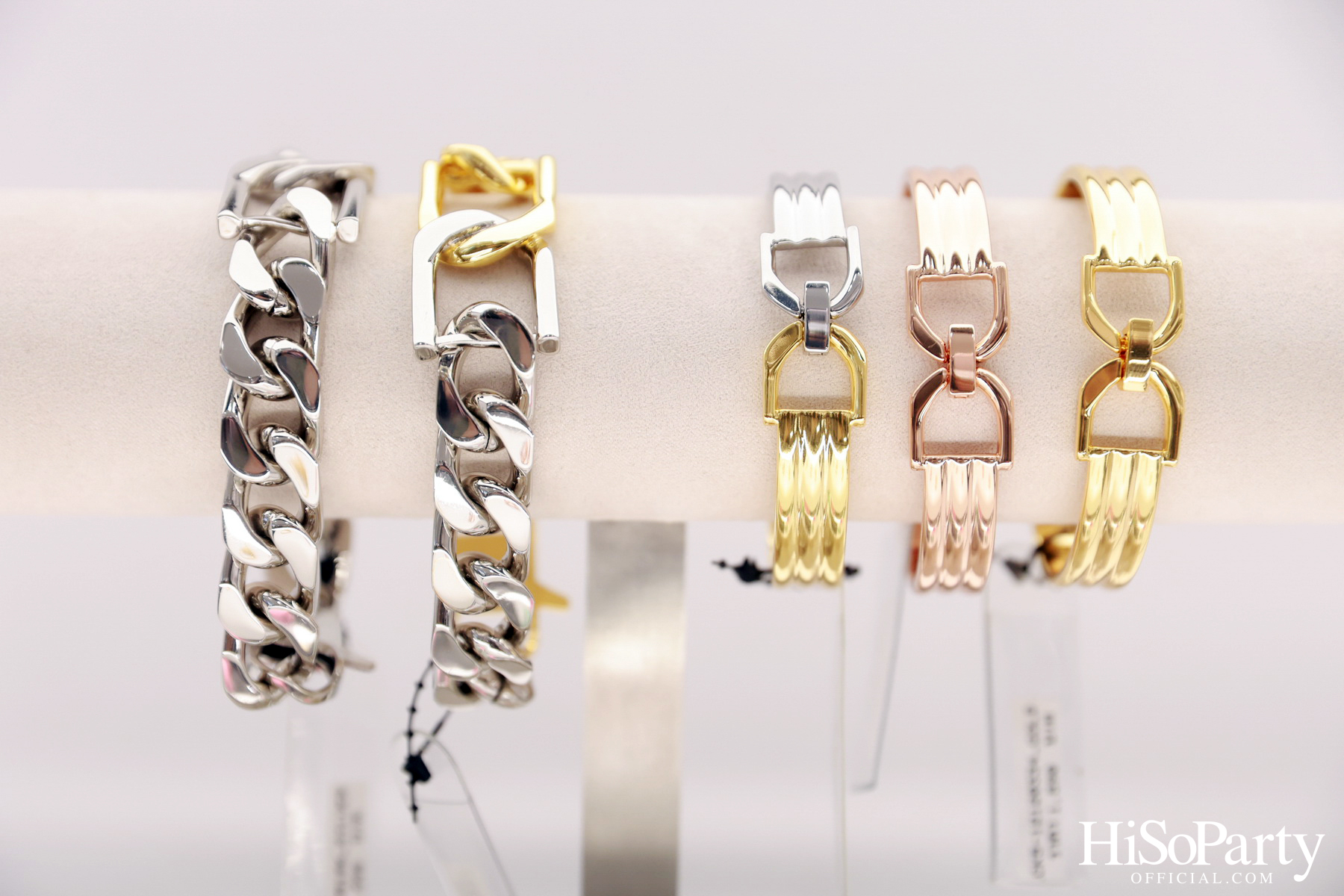 CHARLES & KEITH at Central World ชวนชม Fall/Winter Collection