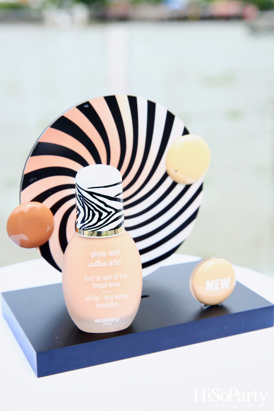 Discover High Performance Plant-Based Treatment Make Up with Alexandre International Make-up Master from Sisley Paris