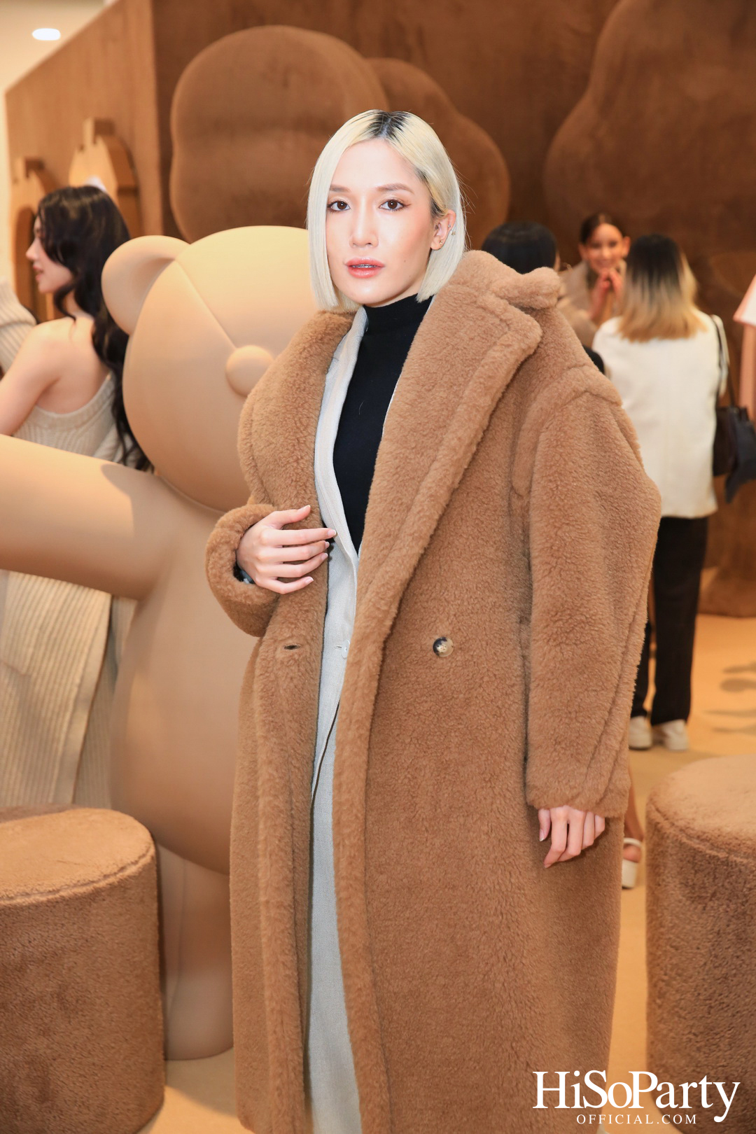 Max Mara Teddy Ten Pop Up