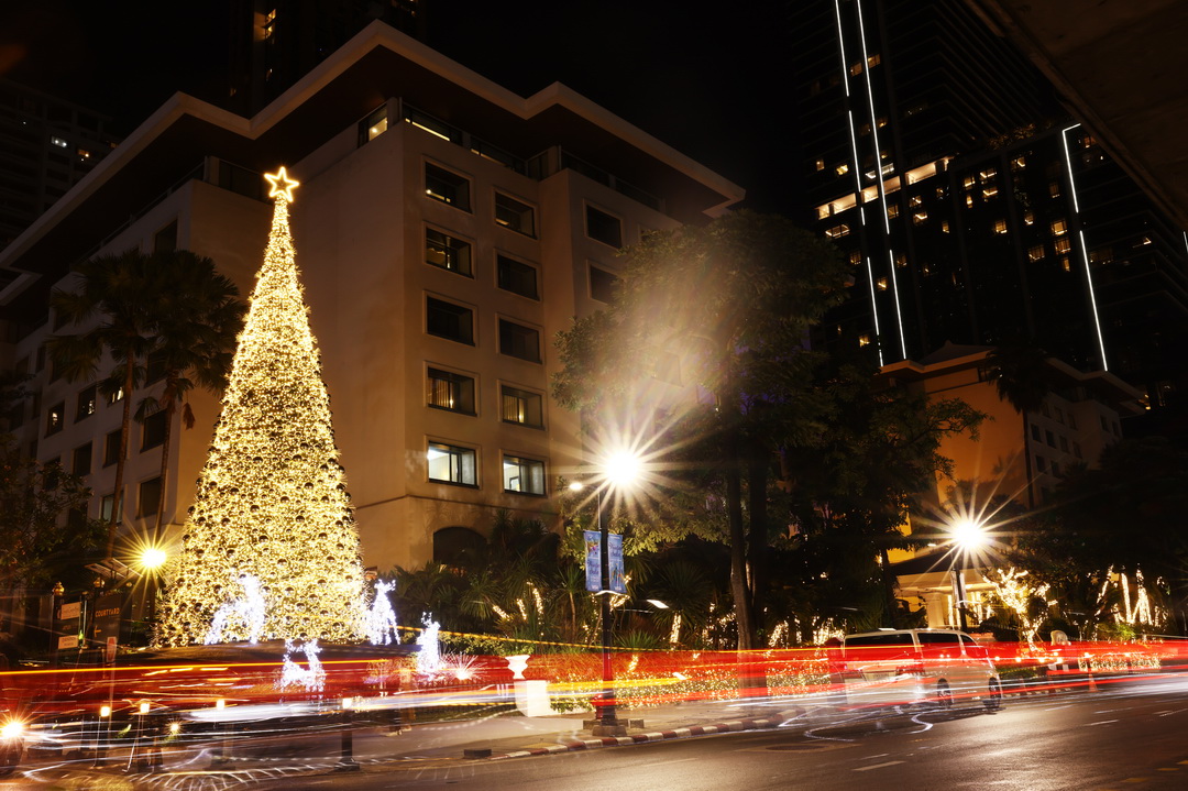 อนันตรา สยาม กรุงเทพฯ จัดงานเปิดไฟต้นคริสต์มาสอย่างยิ่งใหญ่ 