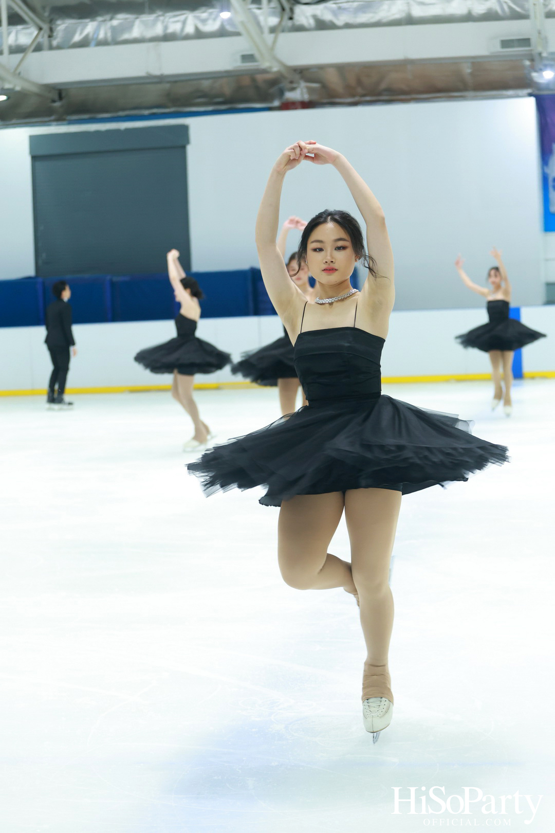 ‘SOMEWHERE ONLY WE KNOW - DISCOVERY 7 KINGDOMS OF SNOW QUEEN’ FSAT งานดินเนอร์ท่ามกลางลานสเก็ตน้ำแข็ง พร้อมโชว์เครื่องประดับเพชร BEAUTY GEMS