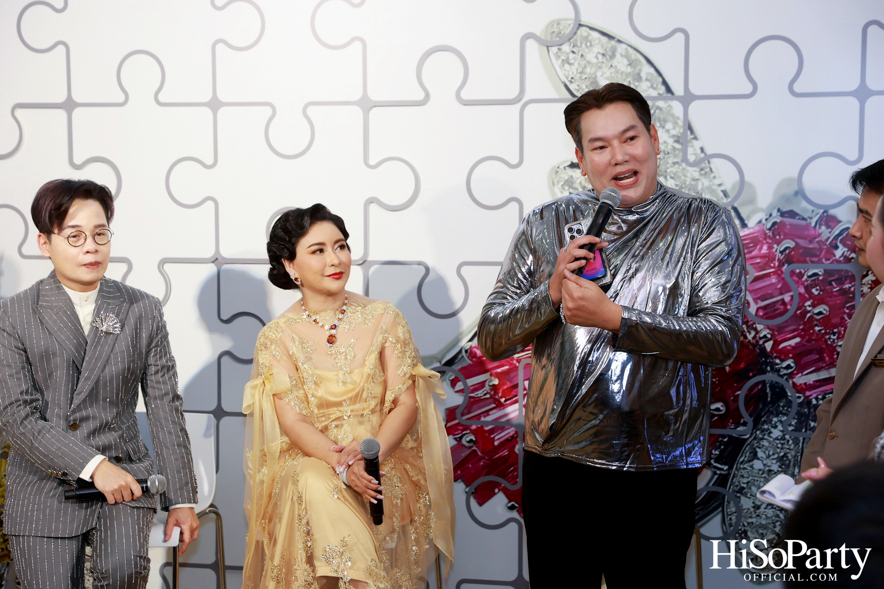 BEAUTY GEMS CHRISTMAS TREE LIGHTING CEREMONY งานเปิดไฟต้นคริสต์มาสและเผยคอลเลกชั่นใหม่ BEAUTY GEMS CHRISTMAS COLLECTION 2023