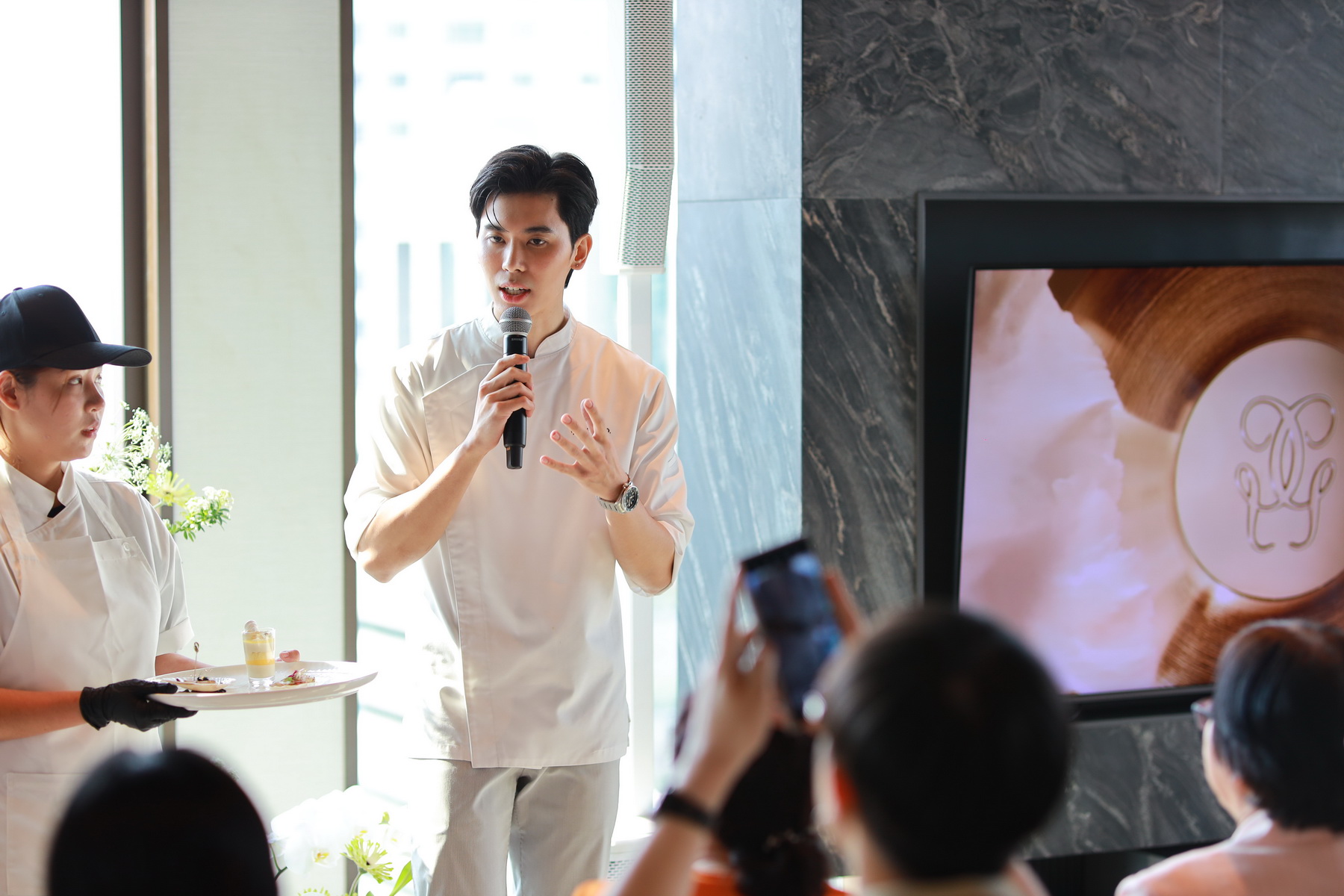 GUERLAIN เปิดตัวนวัตกรรมสุดล้ำแห่งการฟื้นบำรุงและยกกระชับ Gold Nobile Orchid แห่งแรกใน Guerlain Apartment