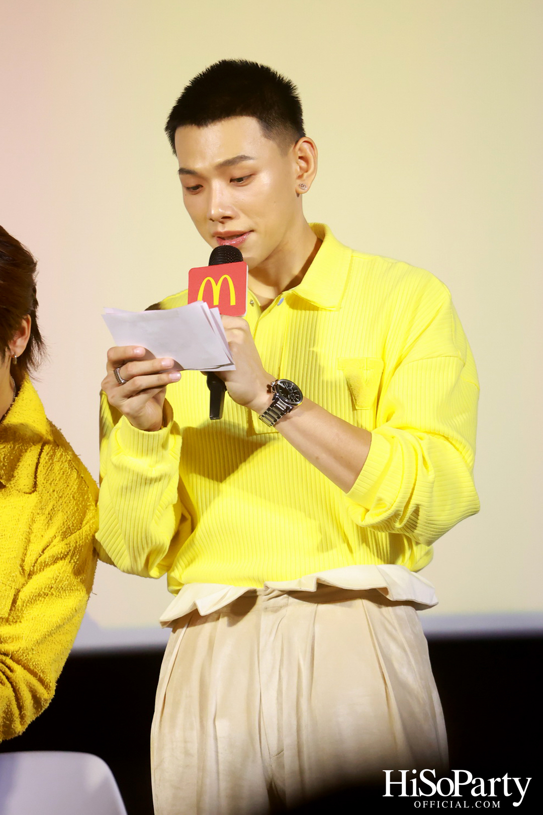 แมคโดนัลด์ เปิดตัวพรีเซ็นเตอร์แฟนไก่ทอดแมคตัวจริง ‘ต้าห์อู๋ x ออฟโรด’