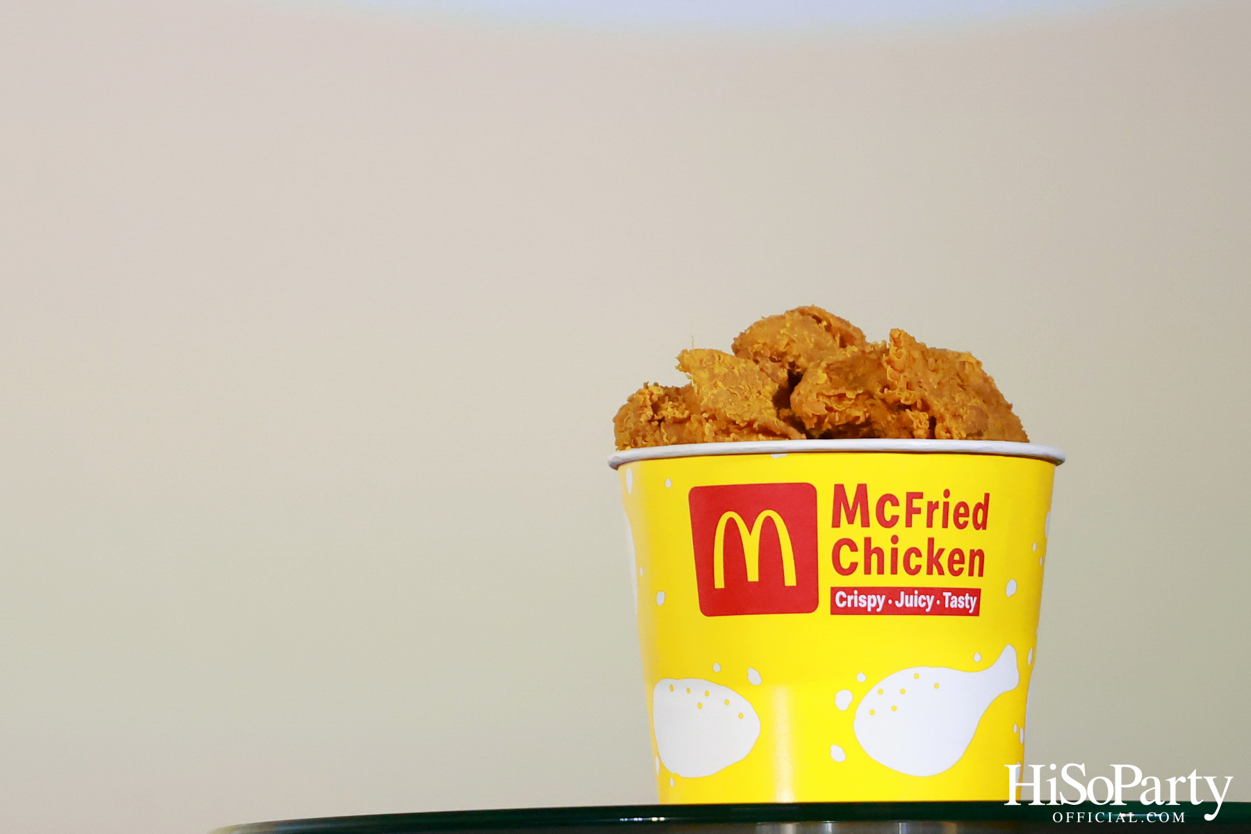 แมคโดนัลด์ เปิดตัวพรีเซ็นเตอร์แฟนไก่ทอดแมคตัวจริง ‘ต้าห์อู๋ x ออฟโรด’