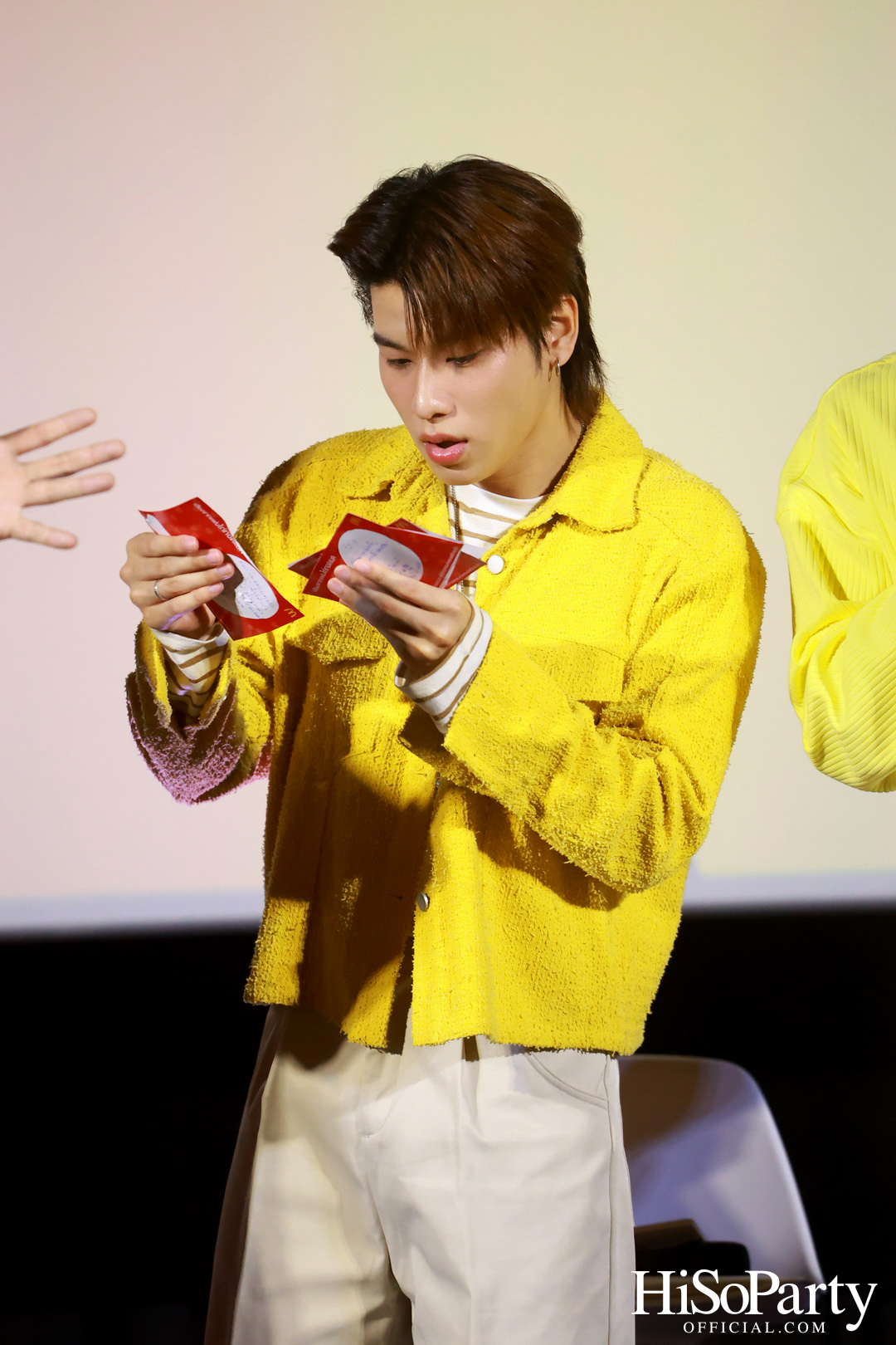 แมคโดนัลด์ เปิดตัวพรีเซ็นเตอร์แฟนไก่ทอดแมคตัวจริง ‘ต้าห์อู๋ x ออฟโรด’