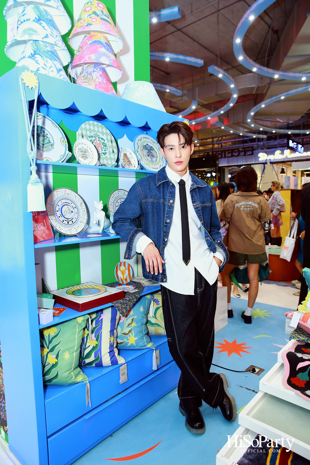 EM DISTRICT AMBER ARCADE