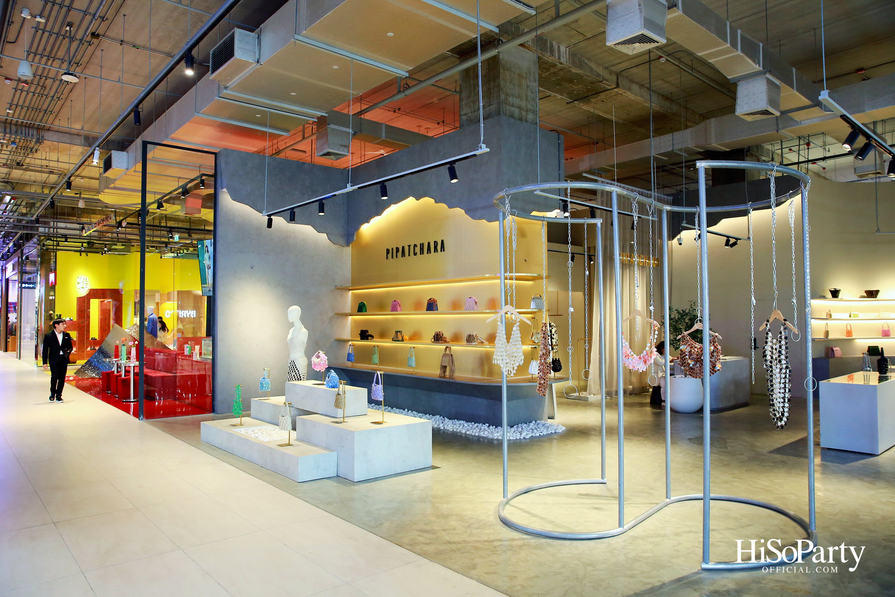 EM DISTRICT AMBER ARCADE