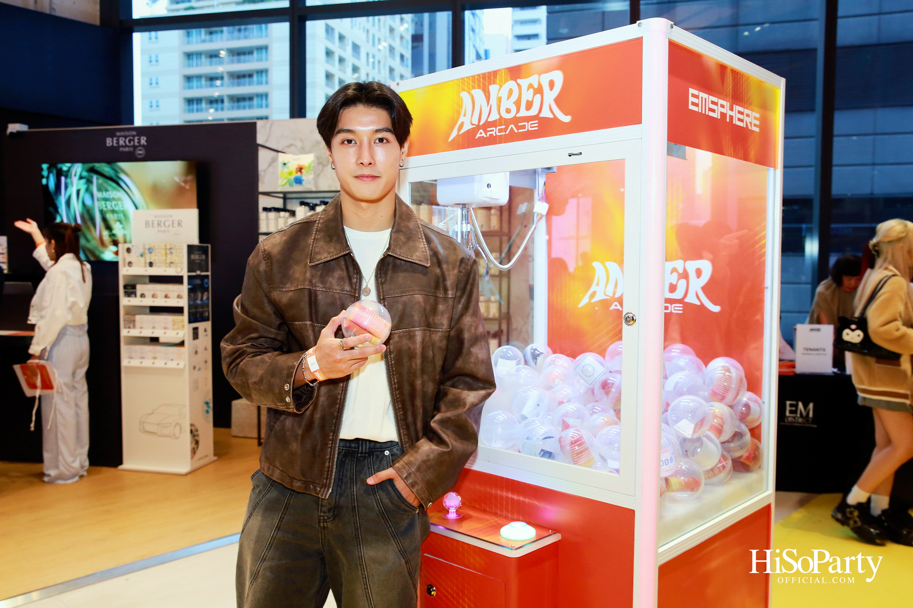 EM DISTRICT AMBER ARCADE