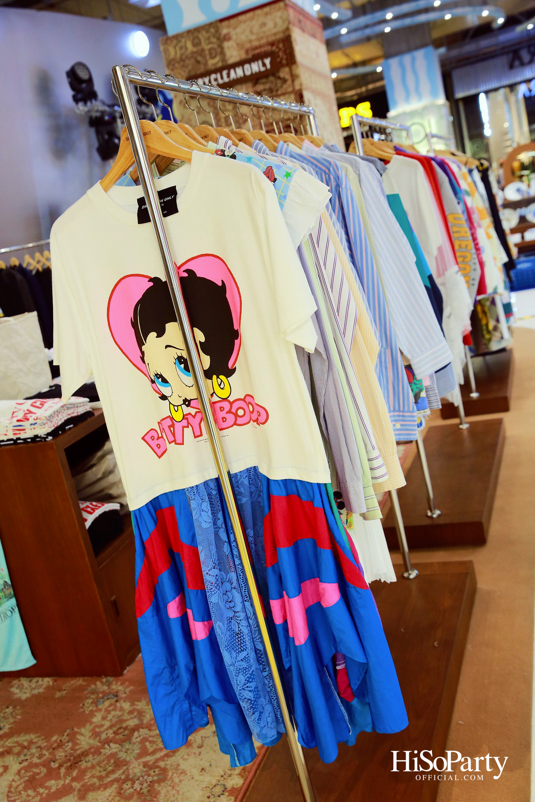 EM DISTRICT AMBER ARCADE