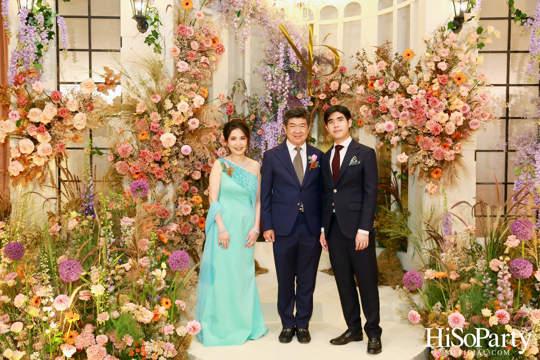 งานฉลองมงคลสมรสระหว่าง ธนพร เตชะวรบท และ วีรเดช ส่งทวีผล